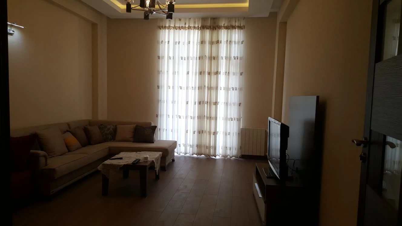 Kirayə 2 otaqlı Mənzil 96 m² Xətai r.