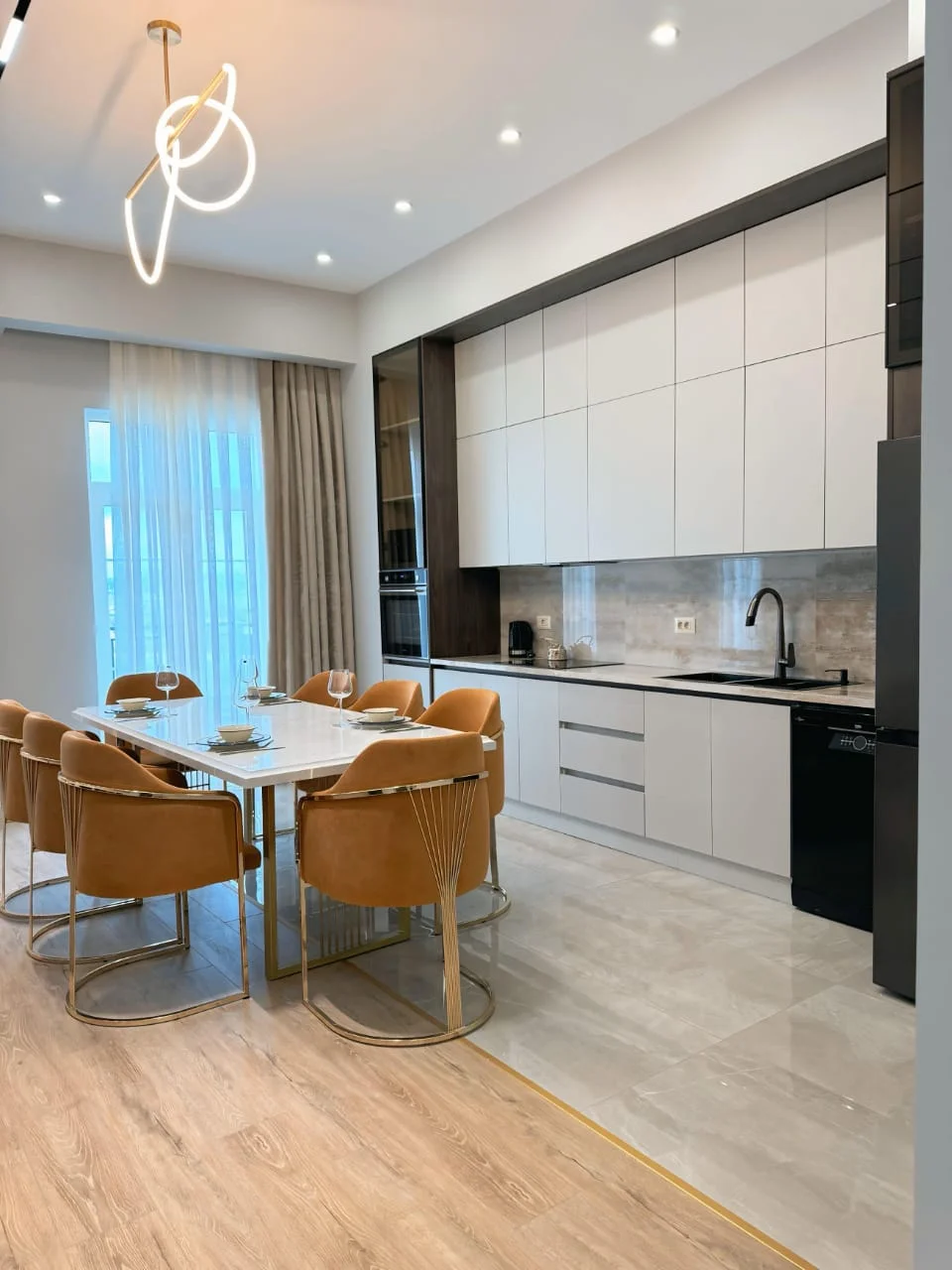 Kirayə 3 otaqlı Mənzil 120 m² Xətai r.