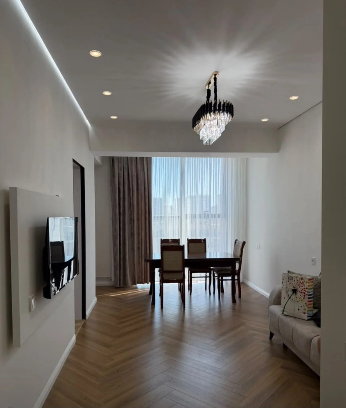 Kirayə 2 otaqlı Mənzil 75 m² Nərimanov r. Gənclik m. – şəkil 1