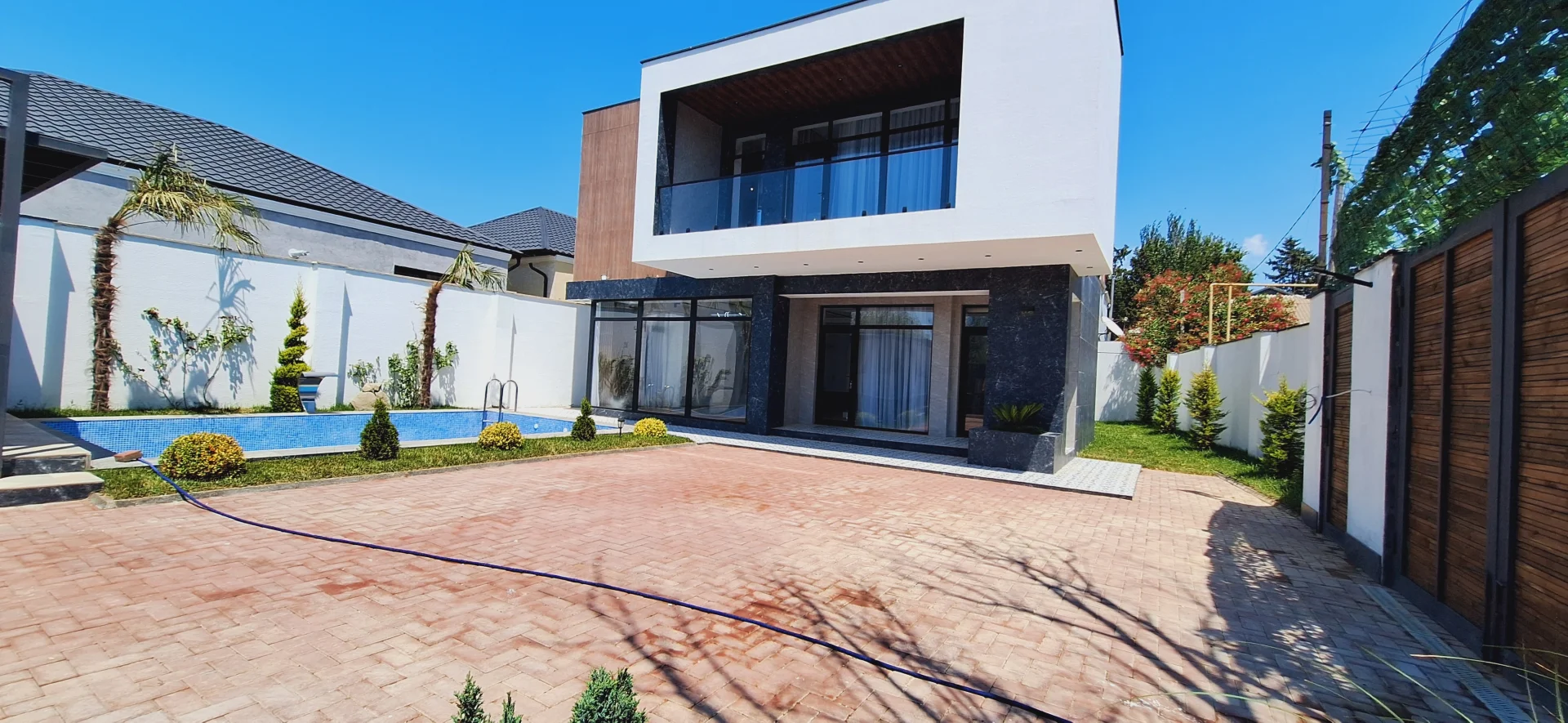 Satılır 5 otaqlı Həyət evi / Bağ evi 230 m² Abşeron r.