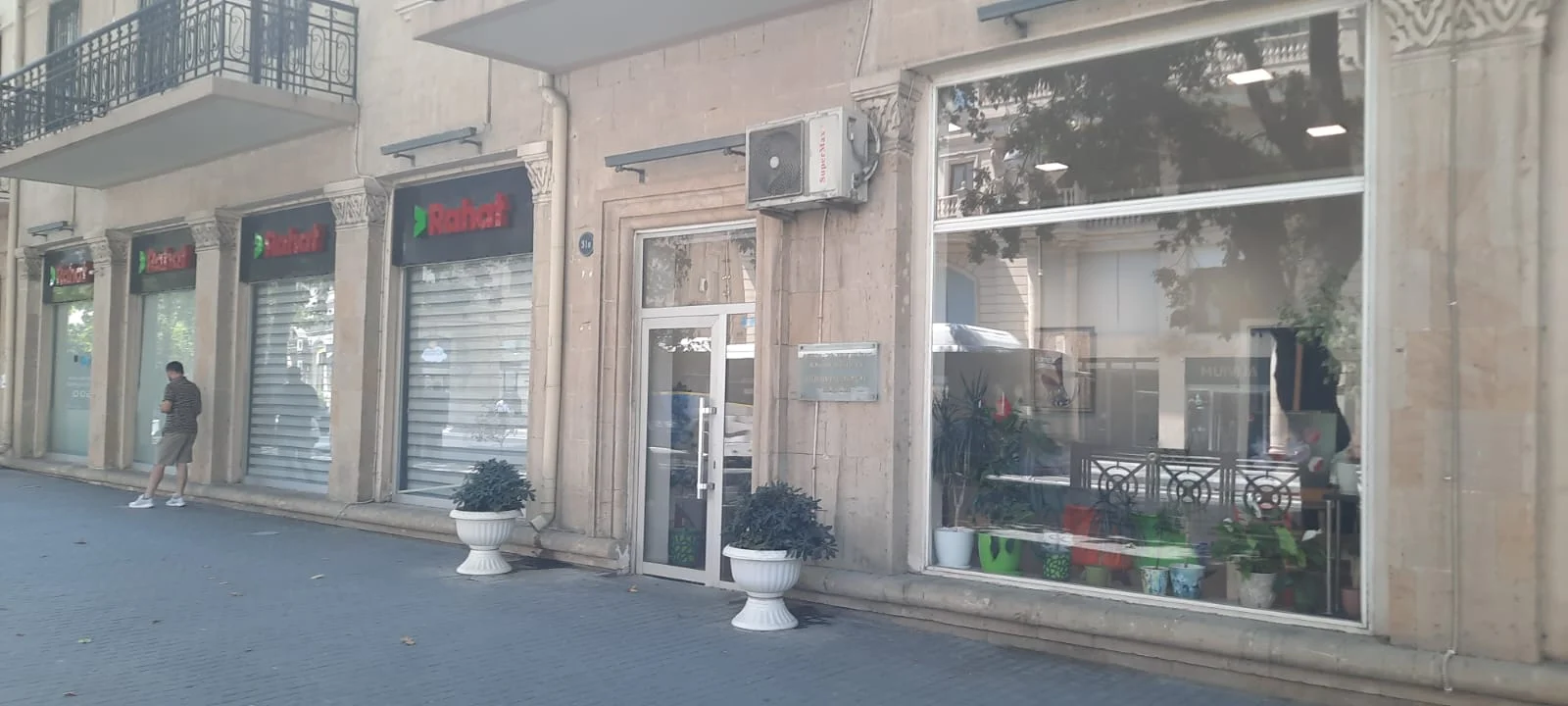 Kirayə 4 otaqlı Mənzil 100 m² Səbail r.