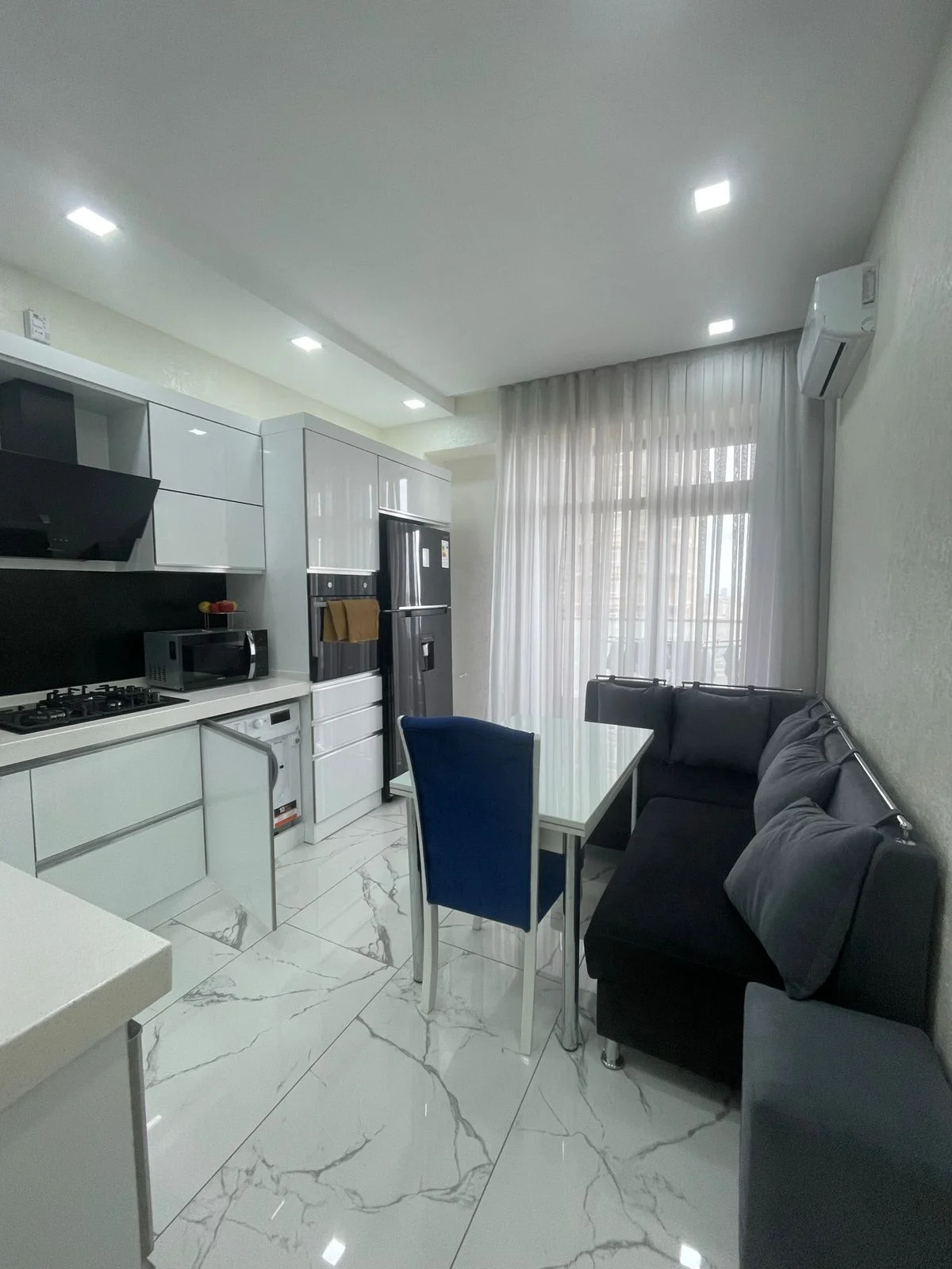 Kirayə 3 otaqlı Mənzil 110 m² Nəsimi r. – şəkil 6