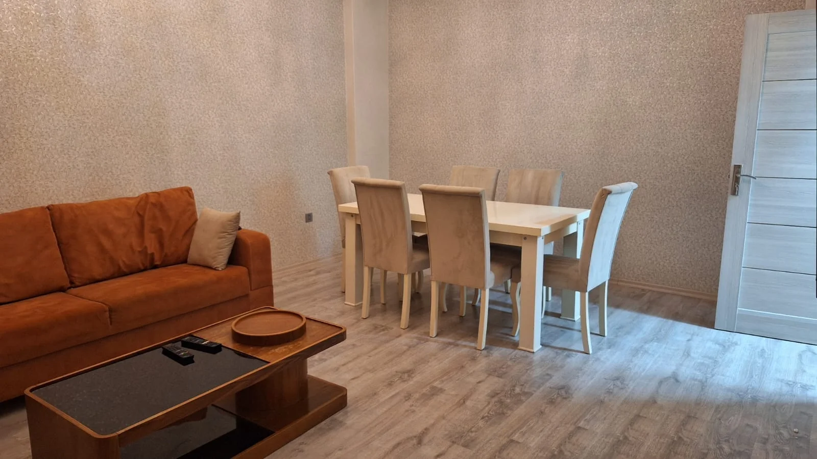 Kirayə 2 otaqlı Mənzil 103 m² Nərimanov r. – şəkil 1