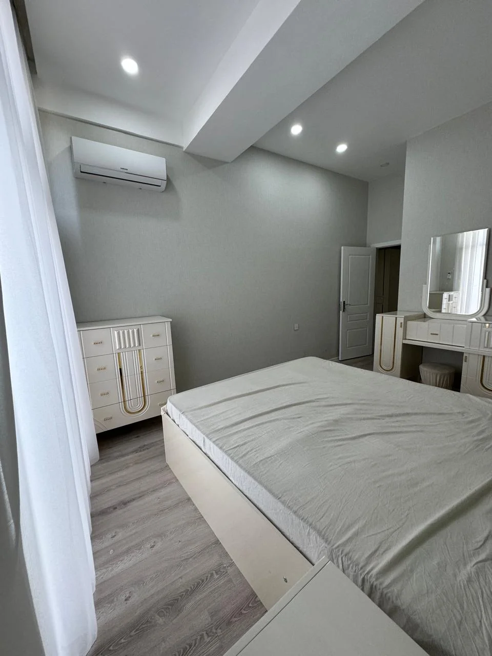 Kirayə 2 otaqlı Mənzil 70 m² Nərimanov r.
