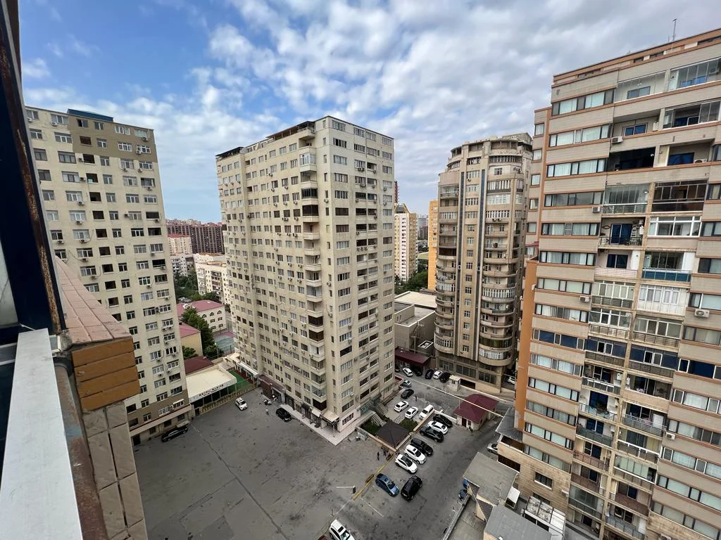 Kirayə 3 otaqlı Mənzil 137 m² Xətai r.