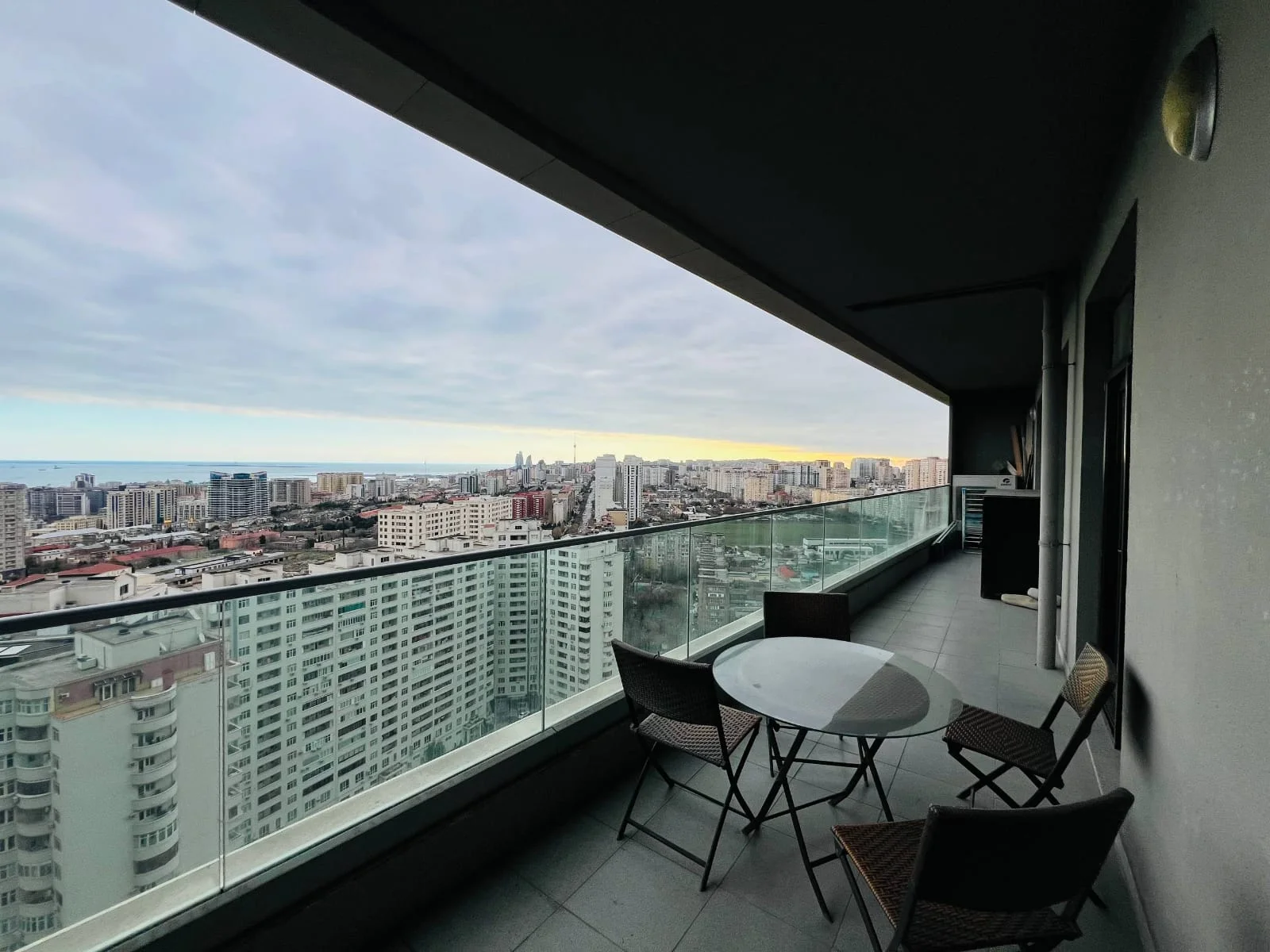 Kirayə 3 otaqlı Mənzil 178 m² Nəsimi r. – şəkil 14