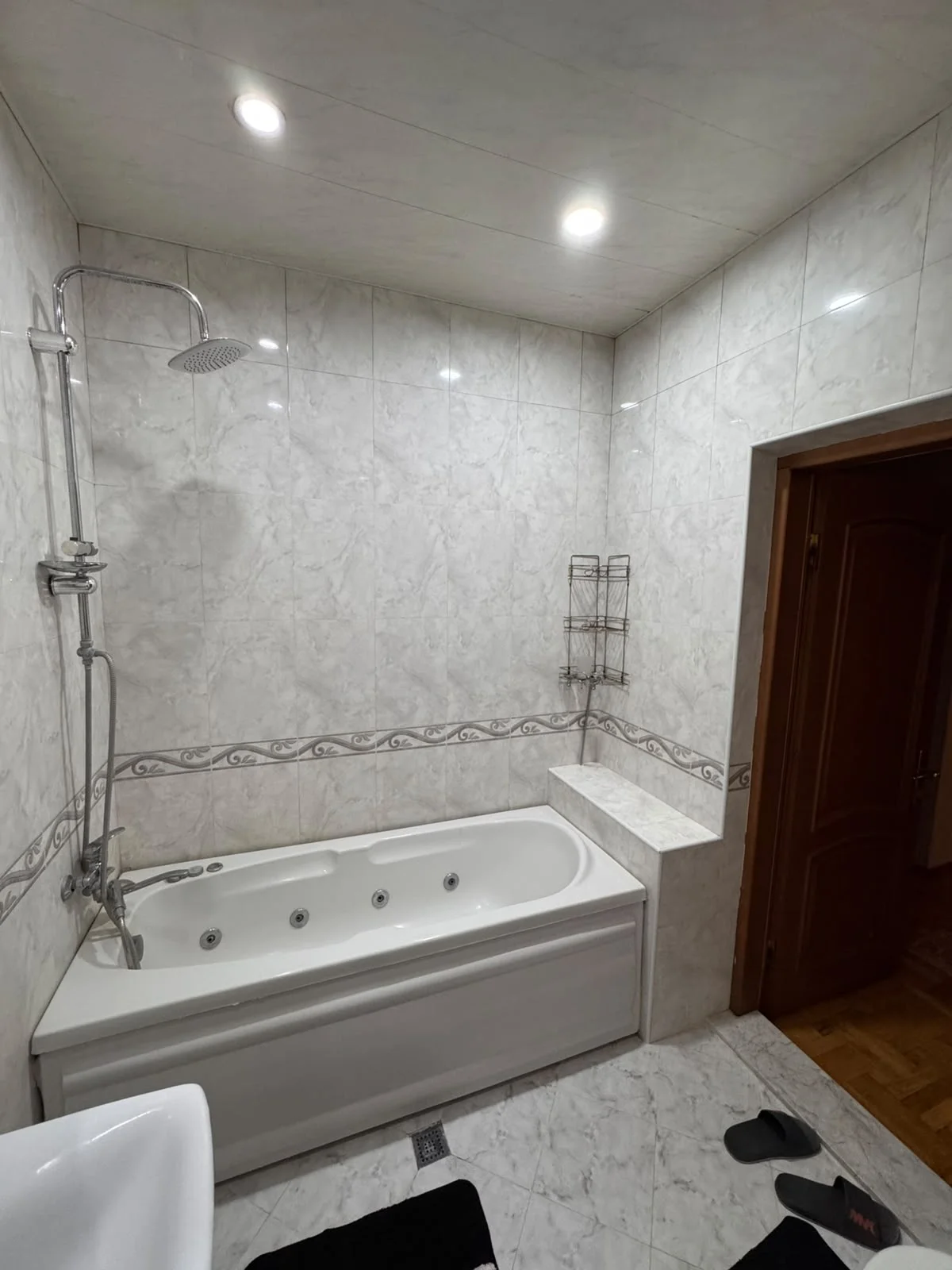 Kirayə 3 otaqlı Mənzil 140 m² Nəsimi r.