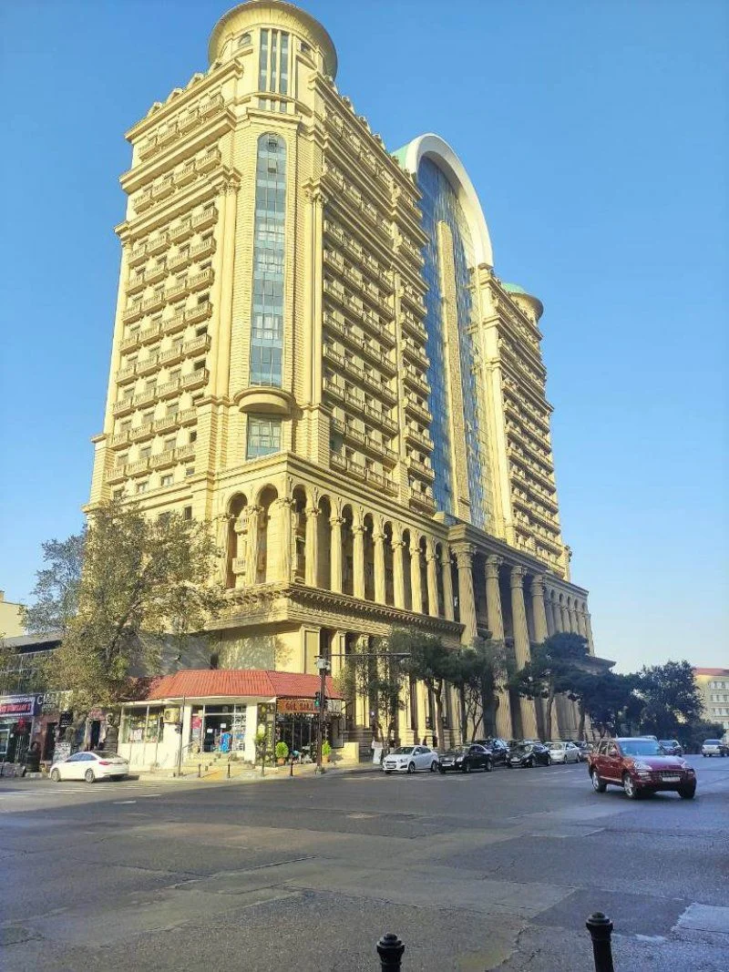 Kirayə 4 otaqlı Mənzil 180 m² Yasamal r. – şəkil 3