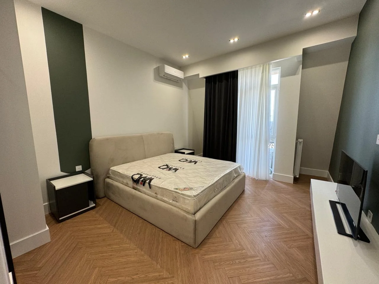 Kirayə 2 otaqlı Mənzil 80 m² Xətai r.