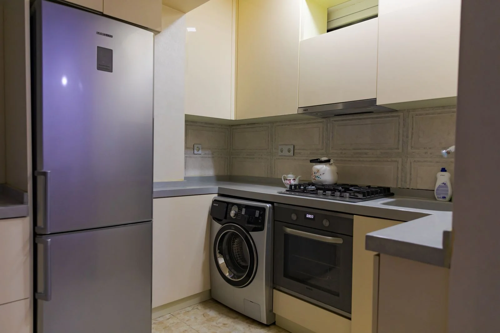 Kirayə 4 otaqlı Mənzil 100 m² Nəsimi r.