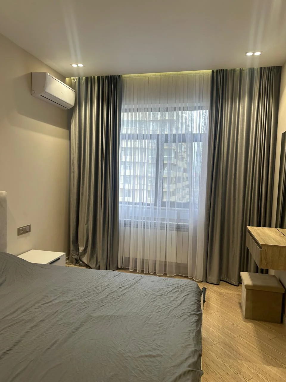 Kirayə 2 otaqlı Mənzil 75 m² Xətai r.