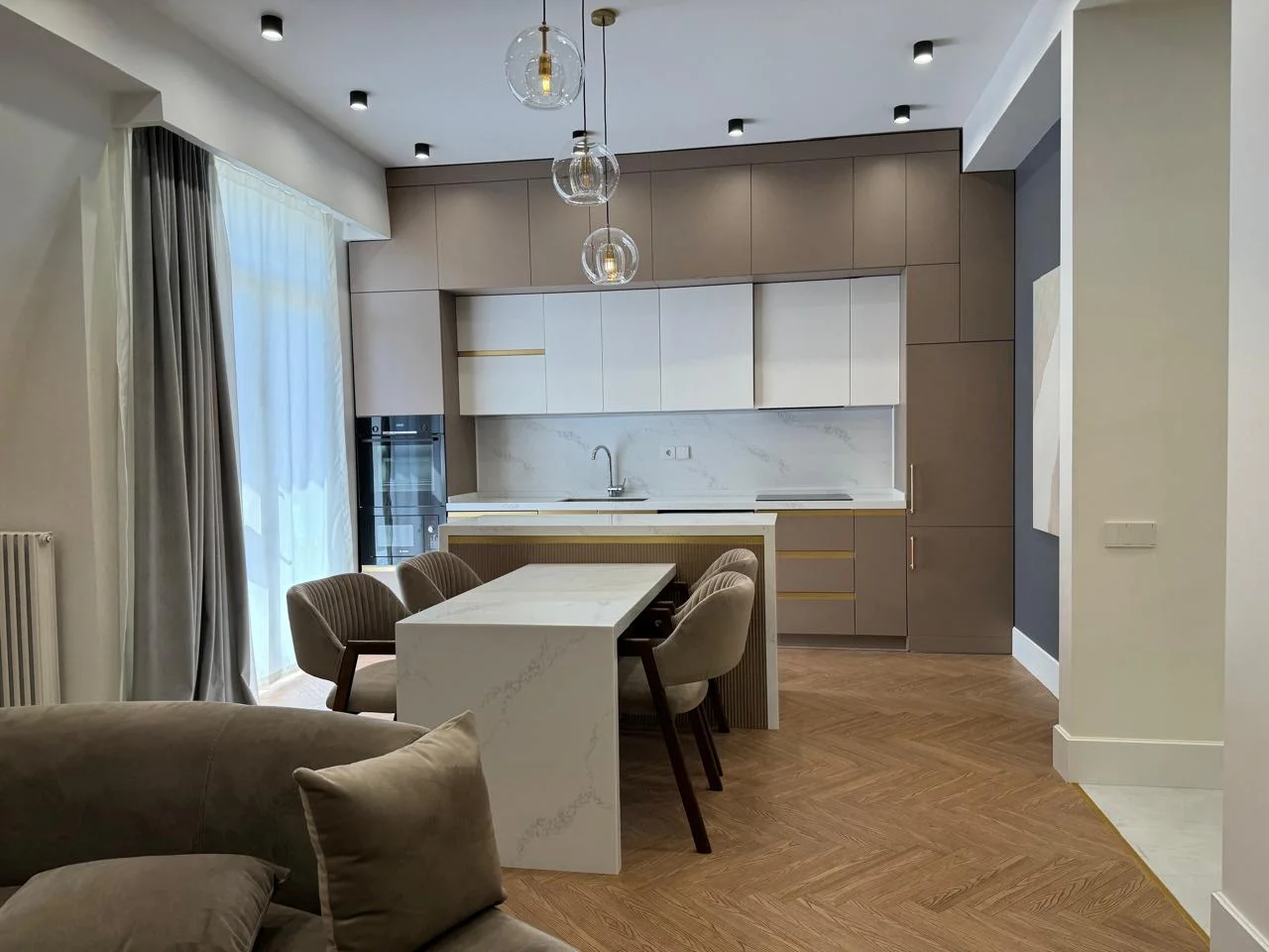 Kirayə 2 otaqlı Mənzil 80 m² Xətai r.
