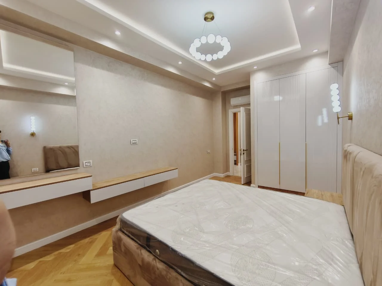 Kirayə 3 otaqlı Mənzil 140 m² Xətai r.