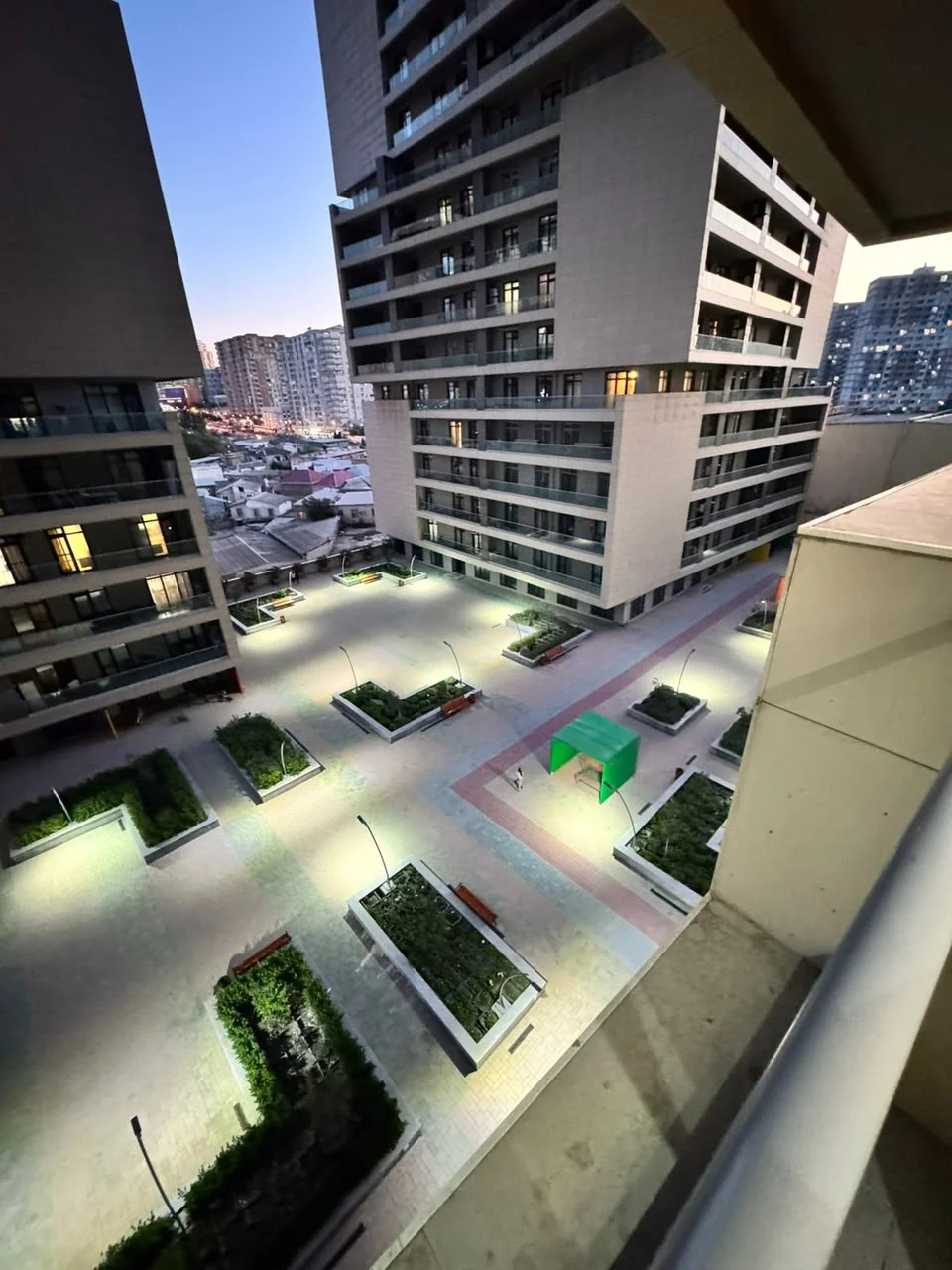 Kirayə 3 otaqlı Mənzil 150 m² Yasamal r. – şəkil 1