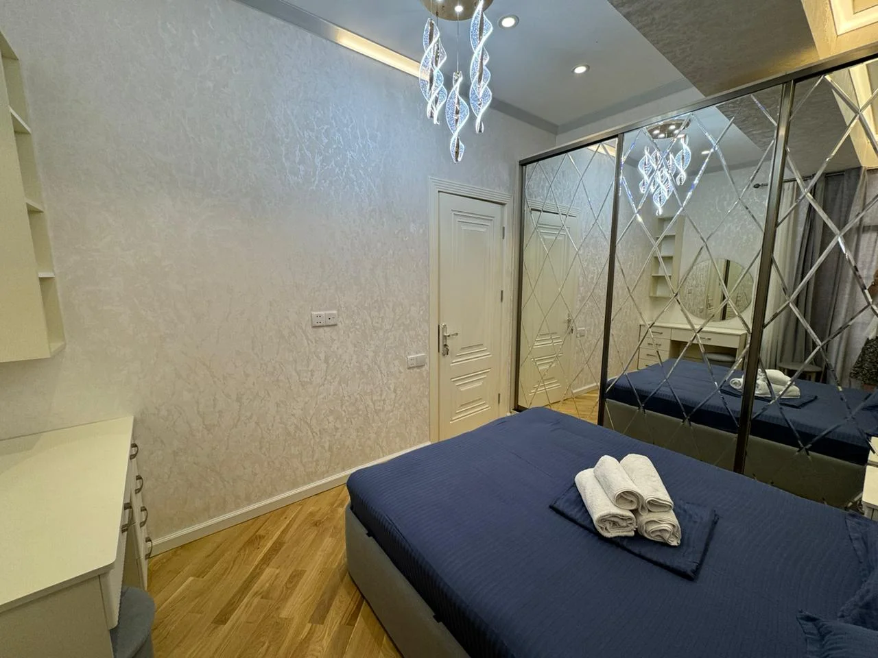 Kirayə 2 otaqlı Mənzil 95 m² Nərimanov r.