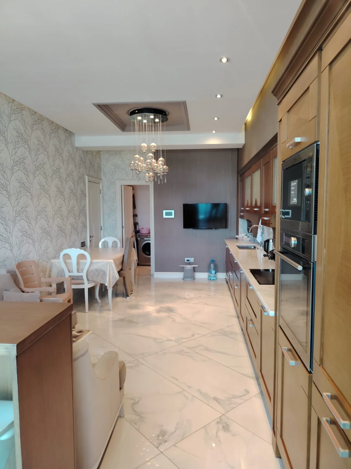 Kirayə 3 otaqlı Mənzil 190 m² Xətai r.