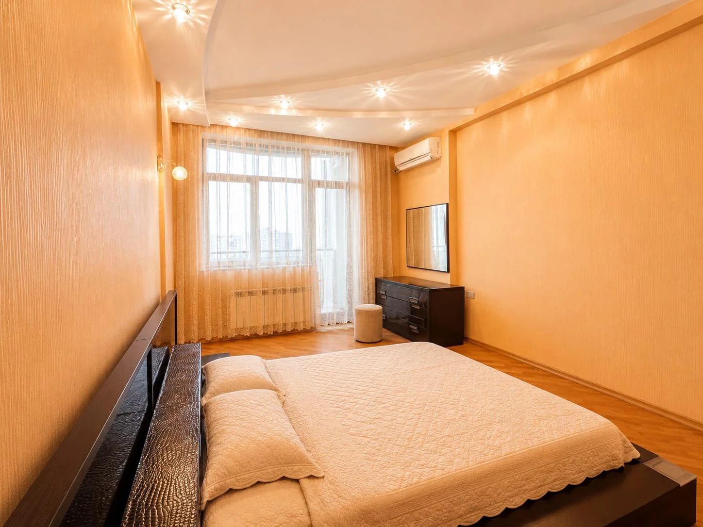 Kirayə 3 otaqlı Mənzil 145 m² Yasamal r.