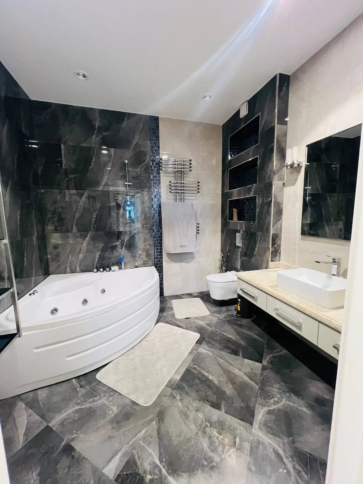 Kirayə 3 otaqlı Mənzil 178 m² Nəsimi r. – şəkil 13