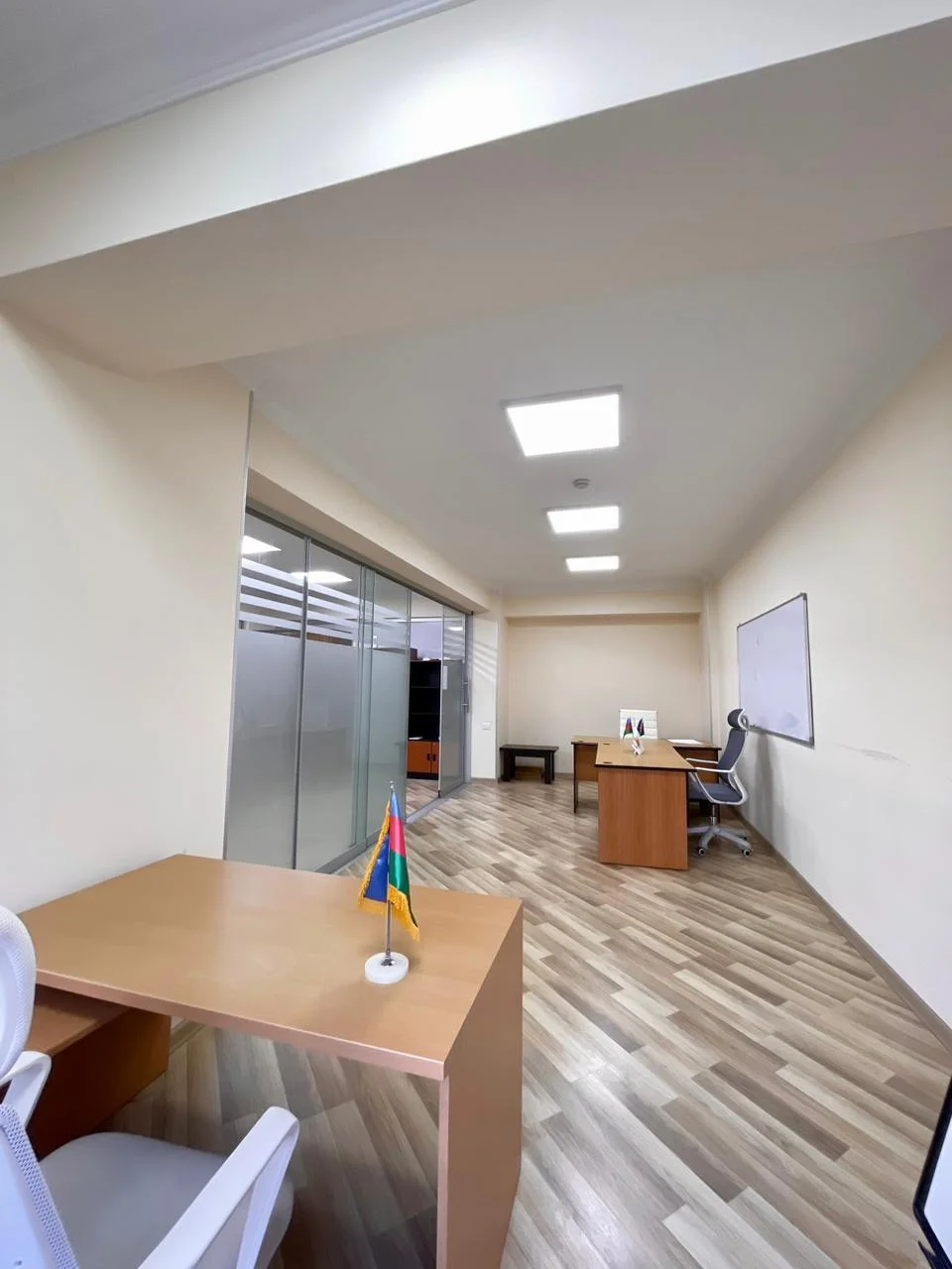 Kirayə 12 otaqlı Ofis 400 m² Yasamal r.