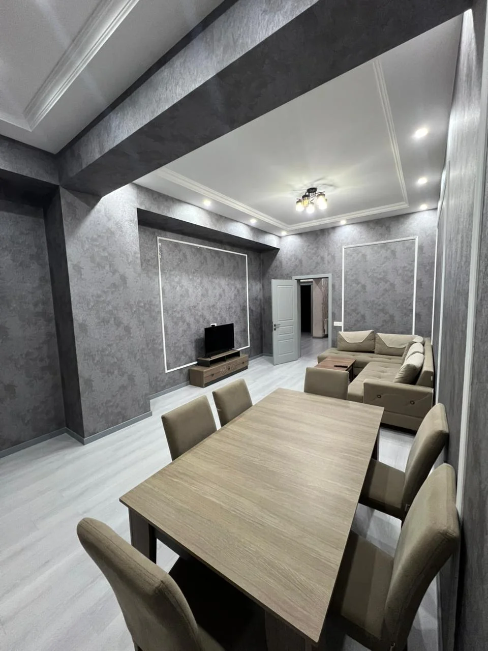 Kirayə 4 otaqlı Mənzil 180 m² Yasamal r. – şəkil 1