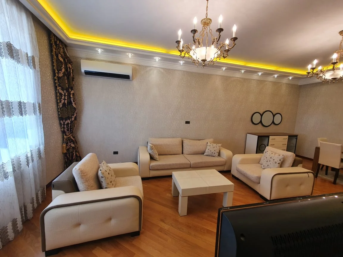 Kirayə 2 otaqlı Mənzil 120 m² Nəsimi r.