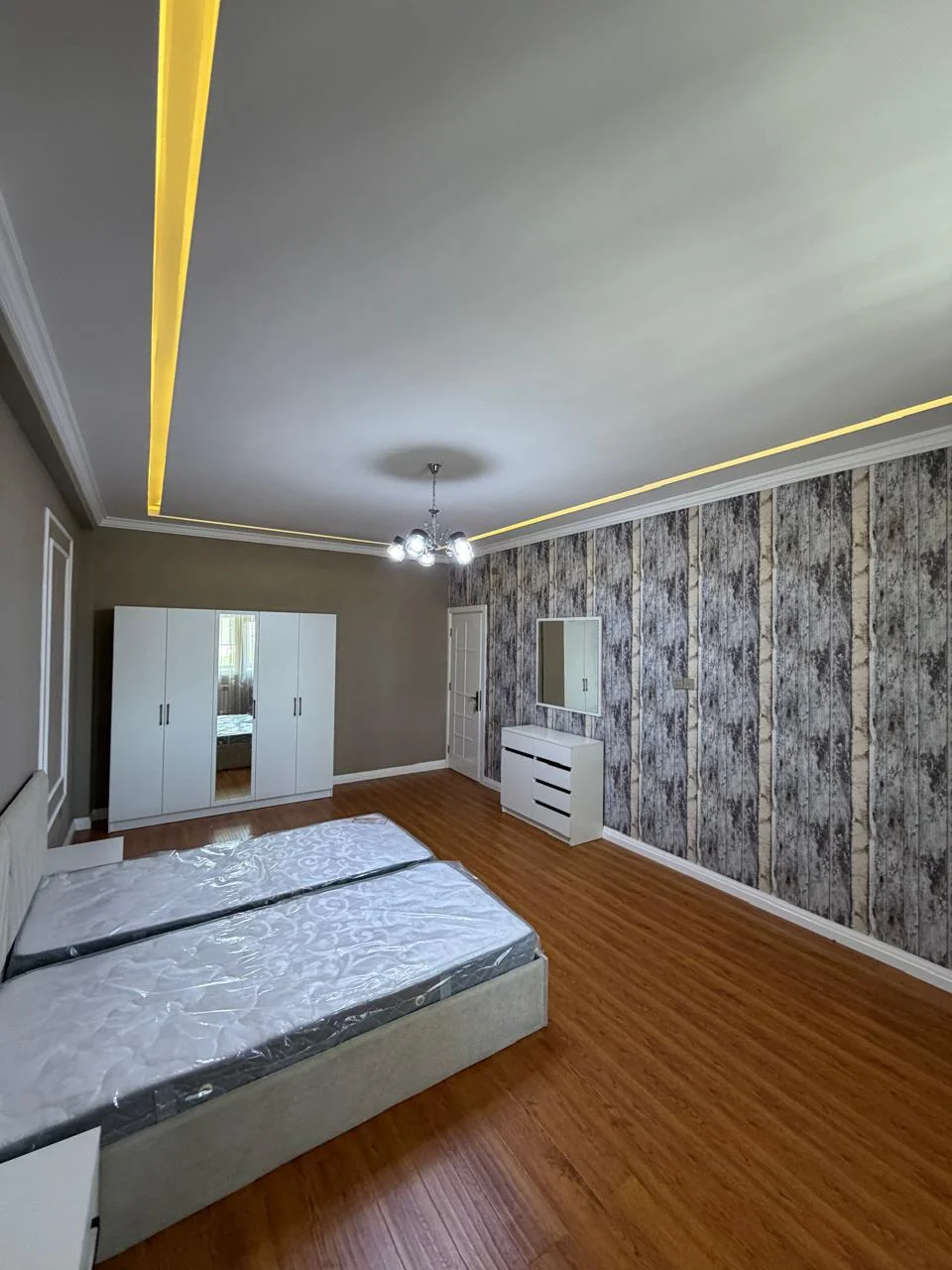 Kirayə 4 otaqlı Mənzil 240 m² Nəsimi r.