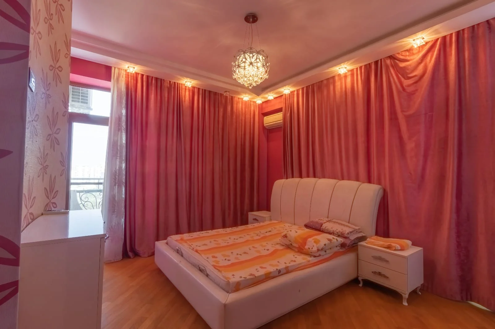 Kirayə 3 otaqlı Mənzil 135 m² Yasamal r.
