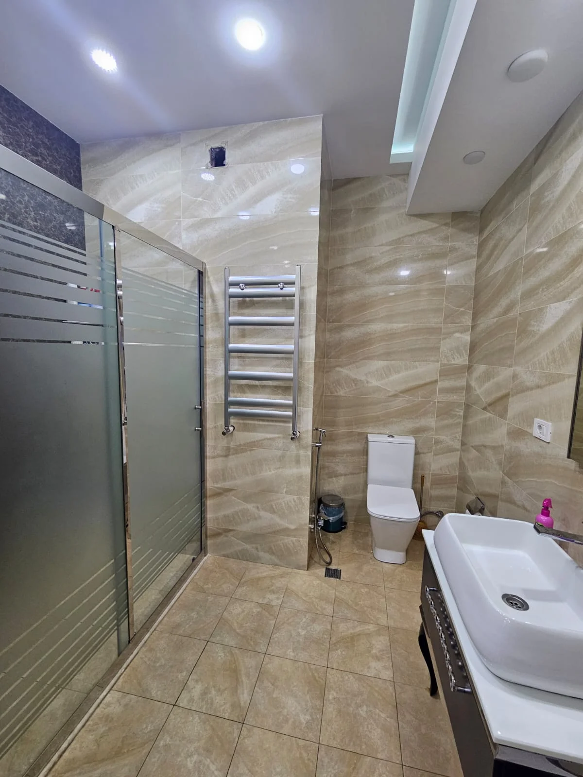 Kirayə 4 otaqlı Ofis 175 m² Nərimanov r.