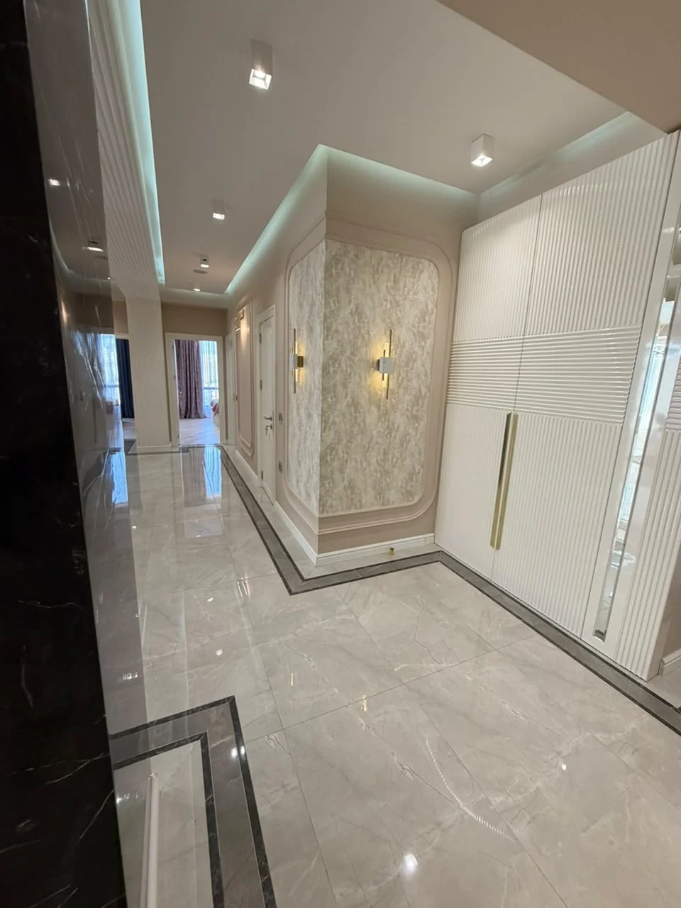 Rəssamlıq yanı 4 otaq 2500azn