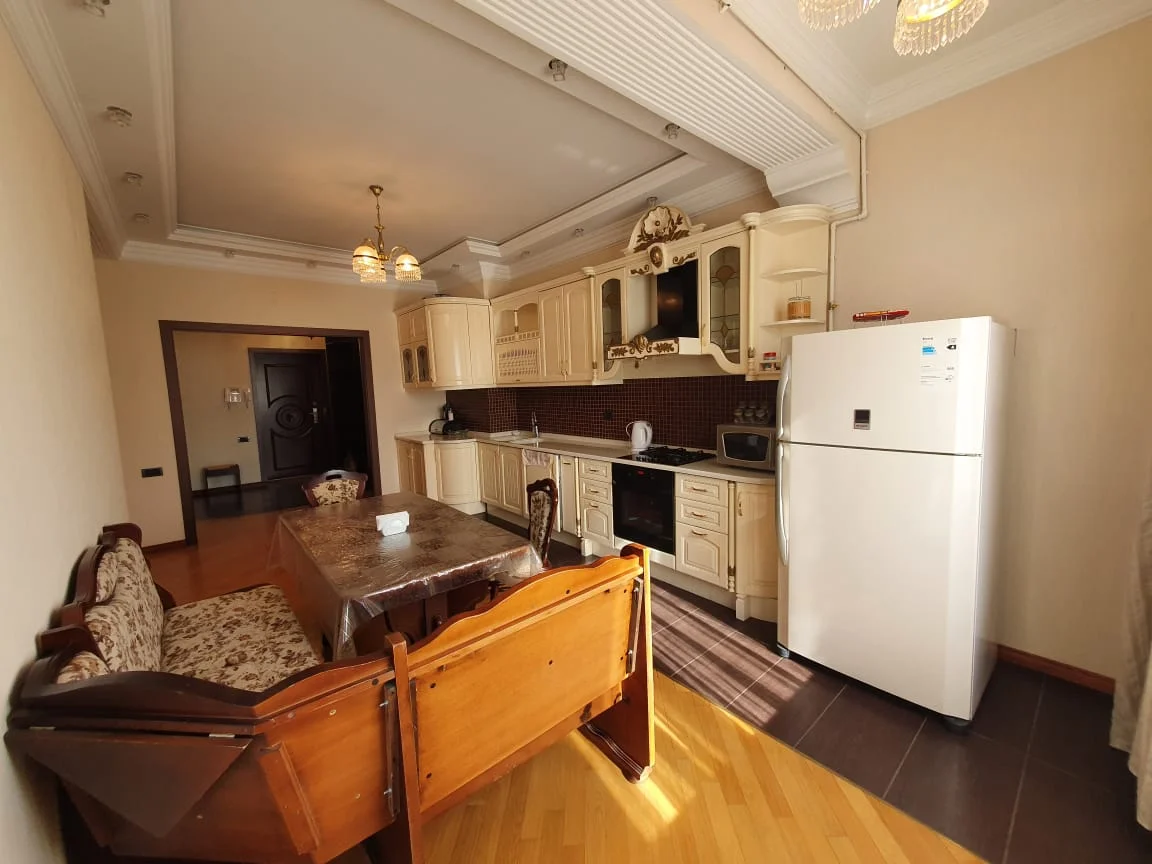 Kirayə 2 otaqlı Mənzil 120 m² Nəsimi r.