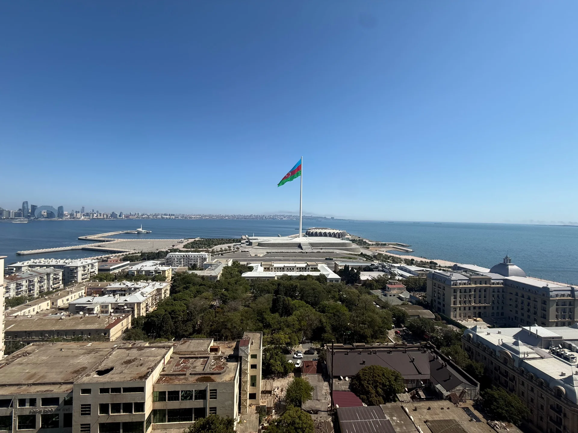 Satılır 4 otaqlı Mənzil 178.1 m² Səbail r.
