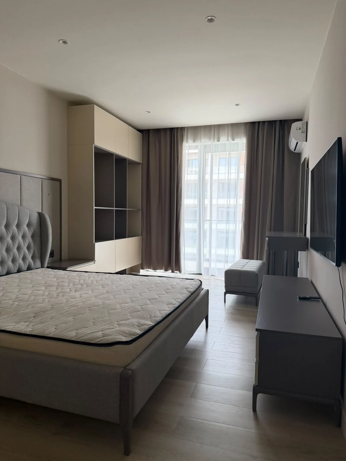 Kirayə 2 otaqlı Mənzil 97 m² Xətai r.