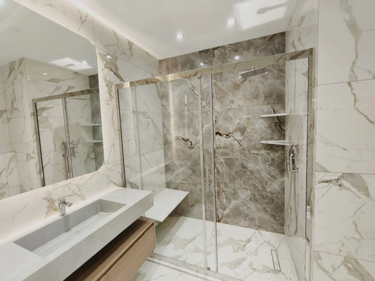Kirayə 3 otaqlı Mənzil 140 m² Xətai r.