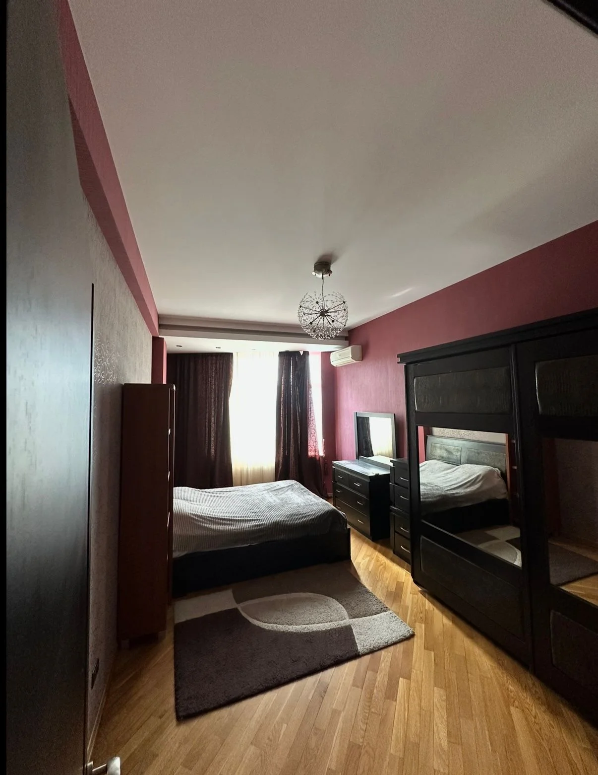 Kirayə 4 otaqlı Mənzil 200 m² Nəsimi r.