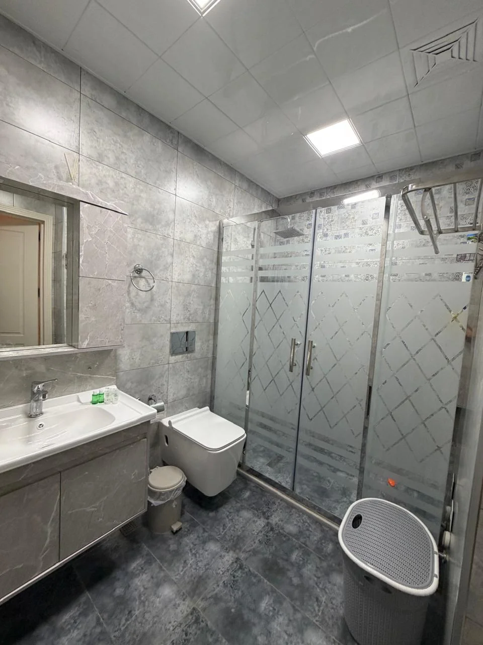 Kirayə 3 otaqlı Mənzil 110 m² Xətai r.
