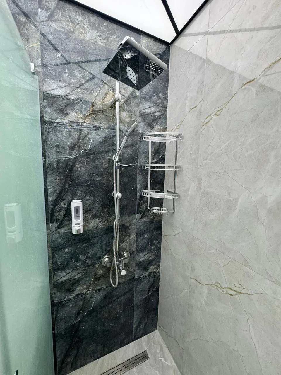 Kirayə 2 otaqlı Mənzil 95 m² Nərimanov r.