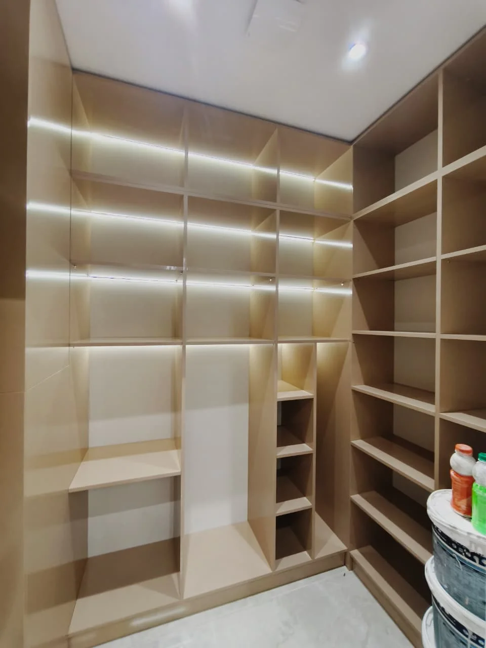 Kirayə 3 otaqlı Mənzil 140 m² Xətai r.