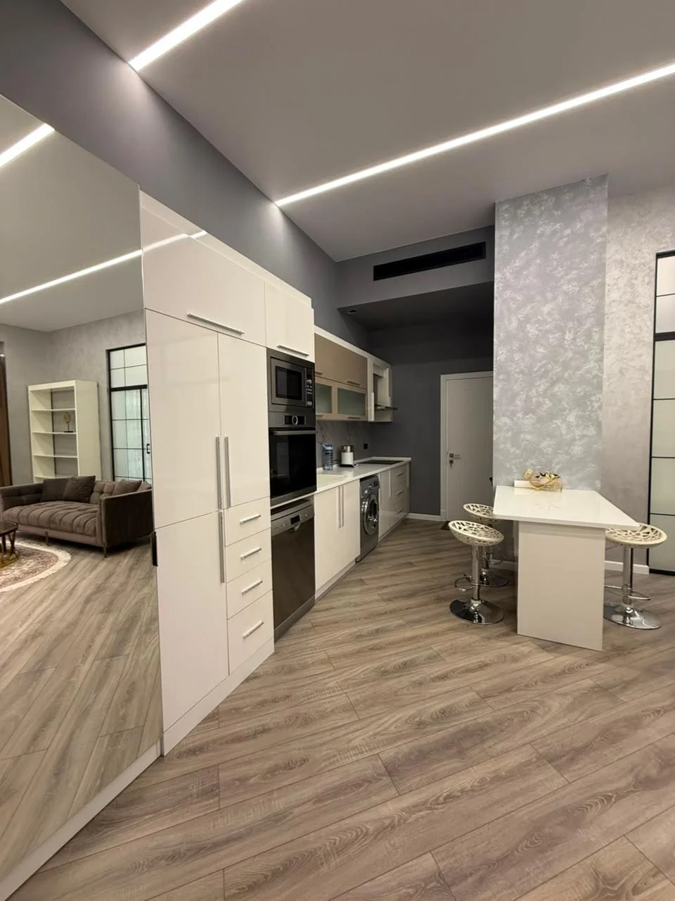 Kirayə 2 otaqlı Mənzil 60 m² Xətai r.