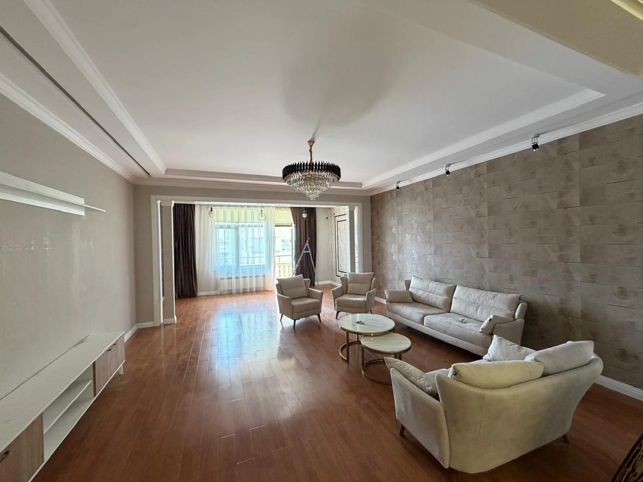 Kirayə 4 otaqlı Mənzil 240 m² Nərimanov r.