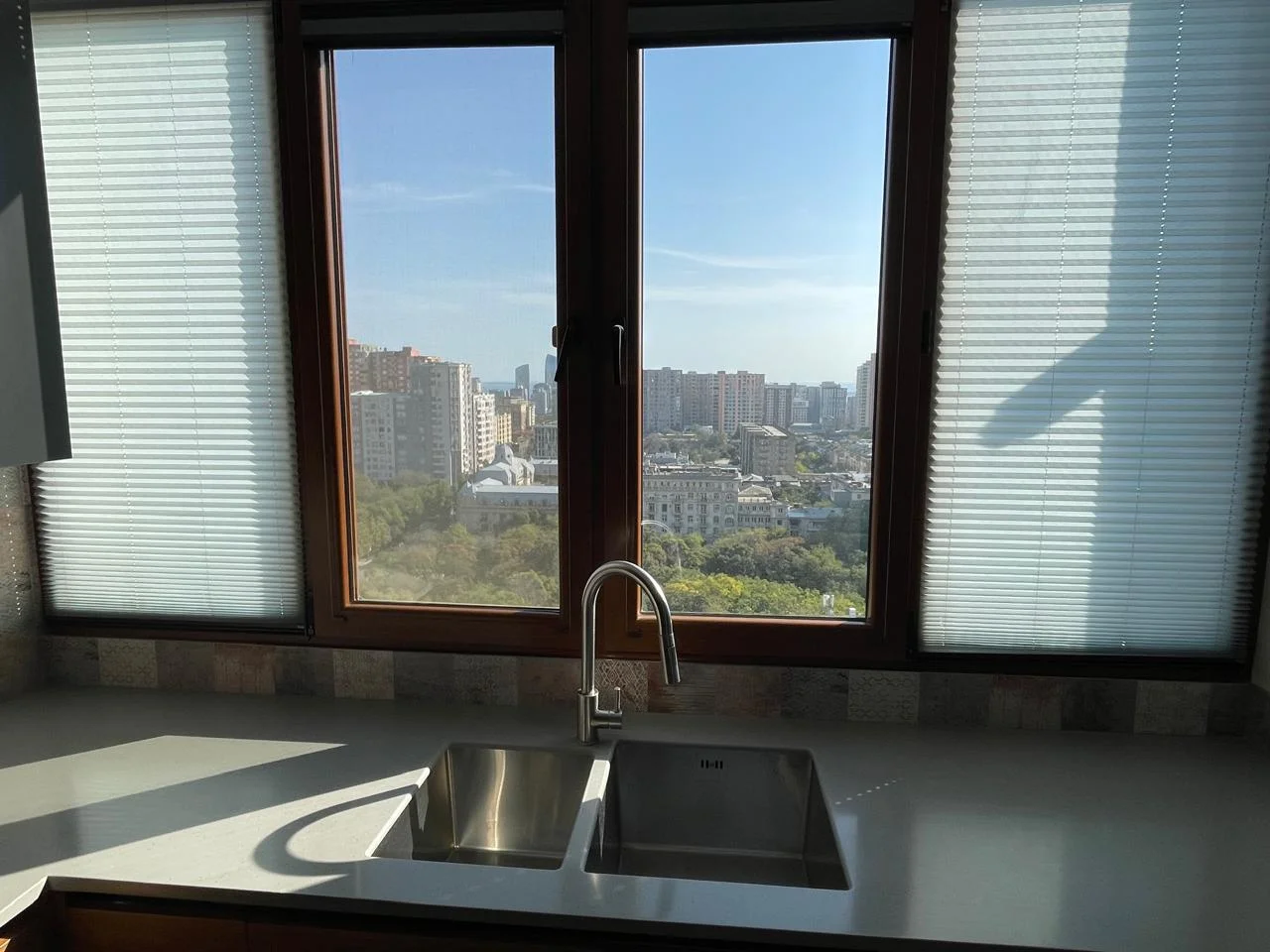 Kirayə 2 otaqlı Mənzil 85 m² Nərimanov r.