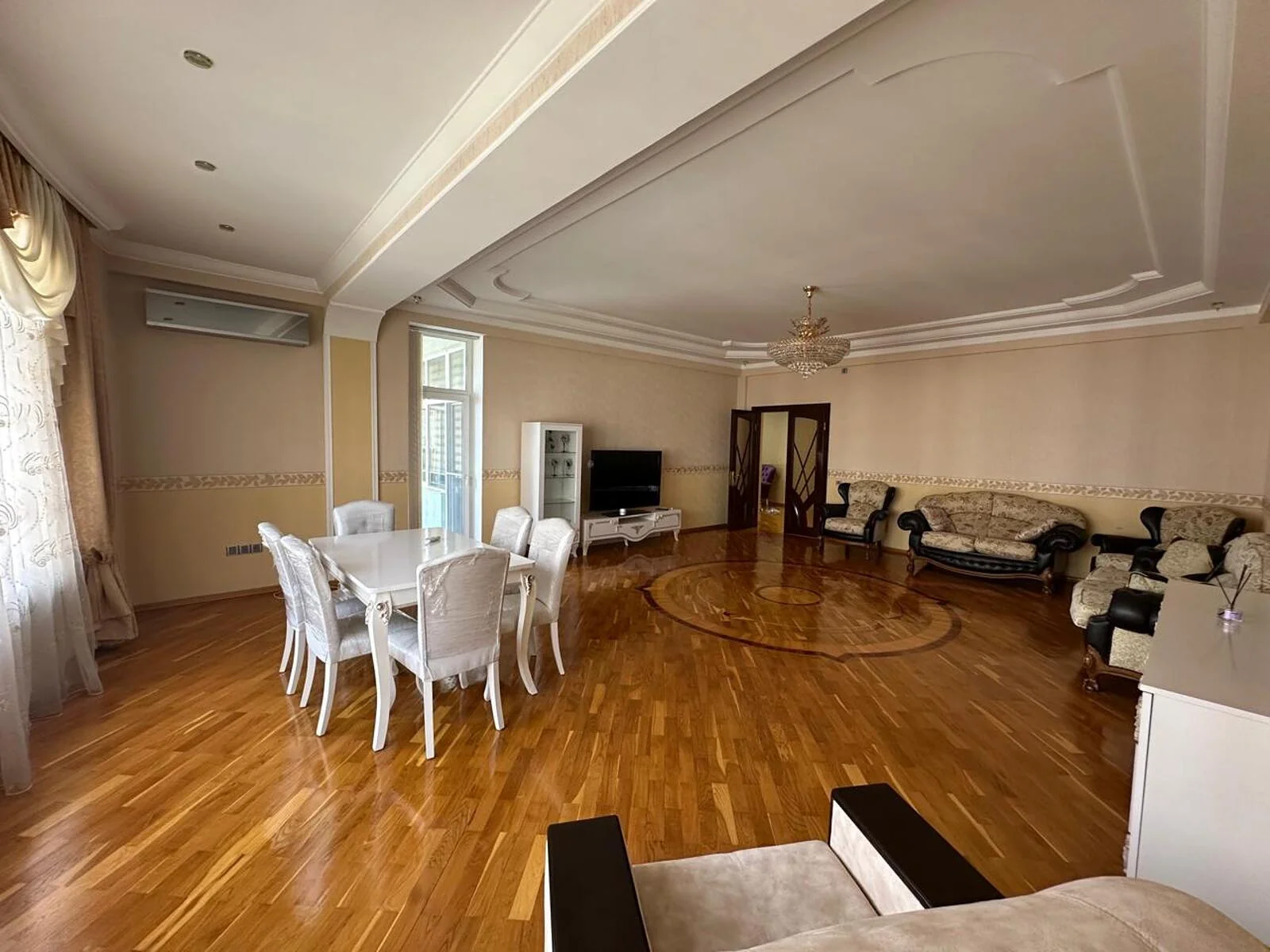 Kirayə 5 otaqlı Mənzil 221 m² Nəsimi r. 28 May m. – şəkil 5