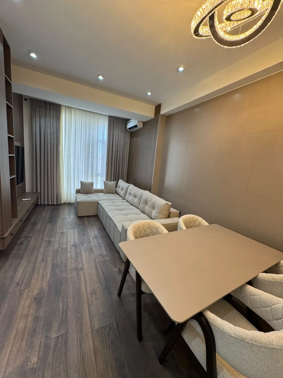 Kirayə 3 otaqlı Mənzil 110 m² Nərimanov r.