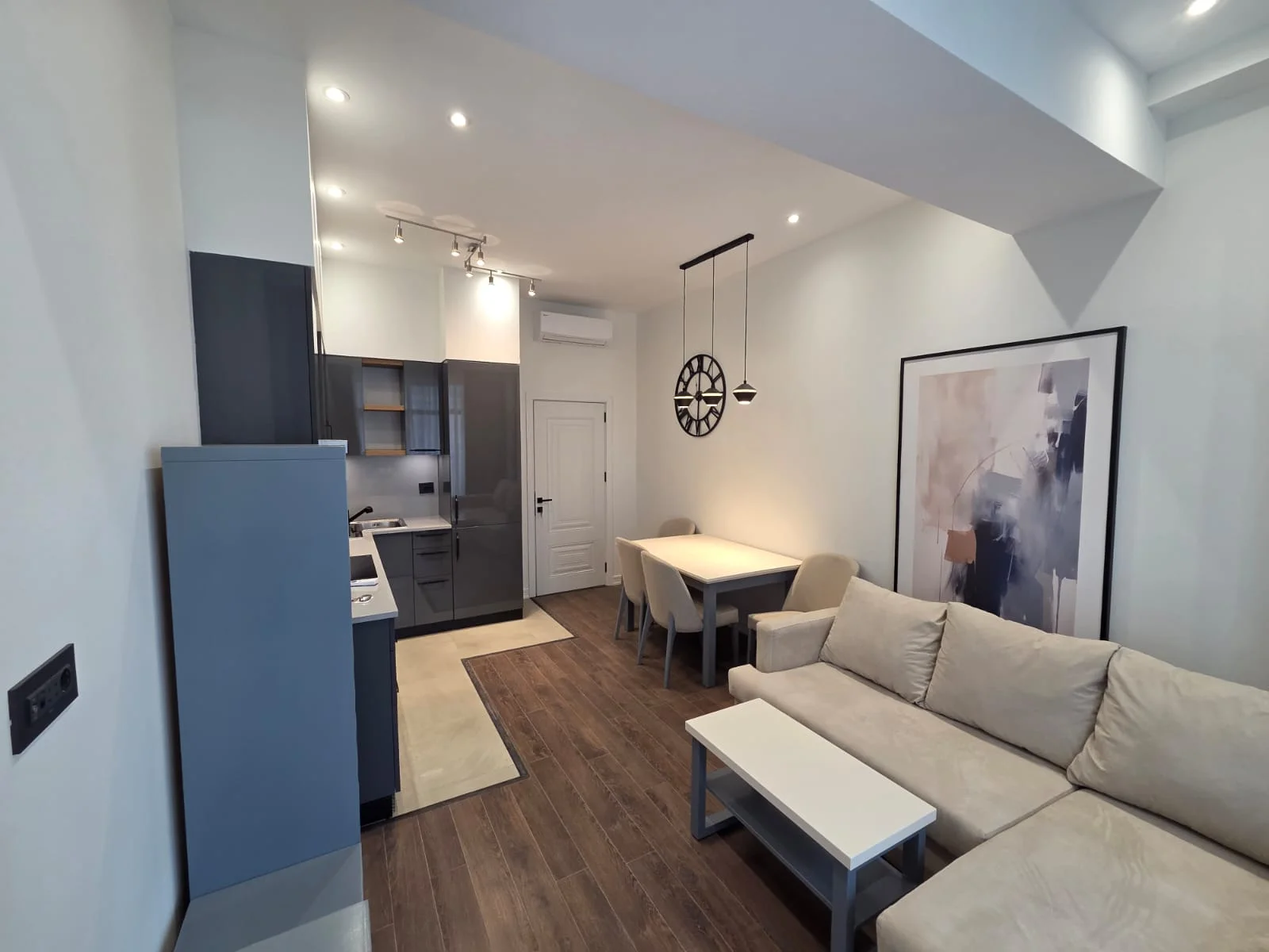 Kirayə 2 otaqlı Mənzil 55 m² Nəsimi r.