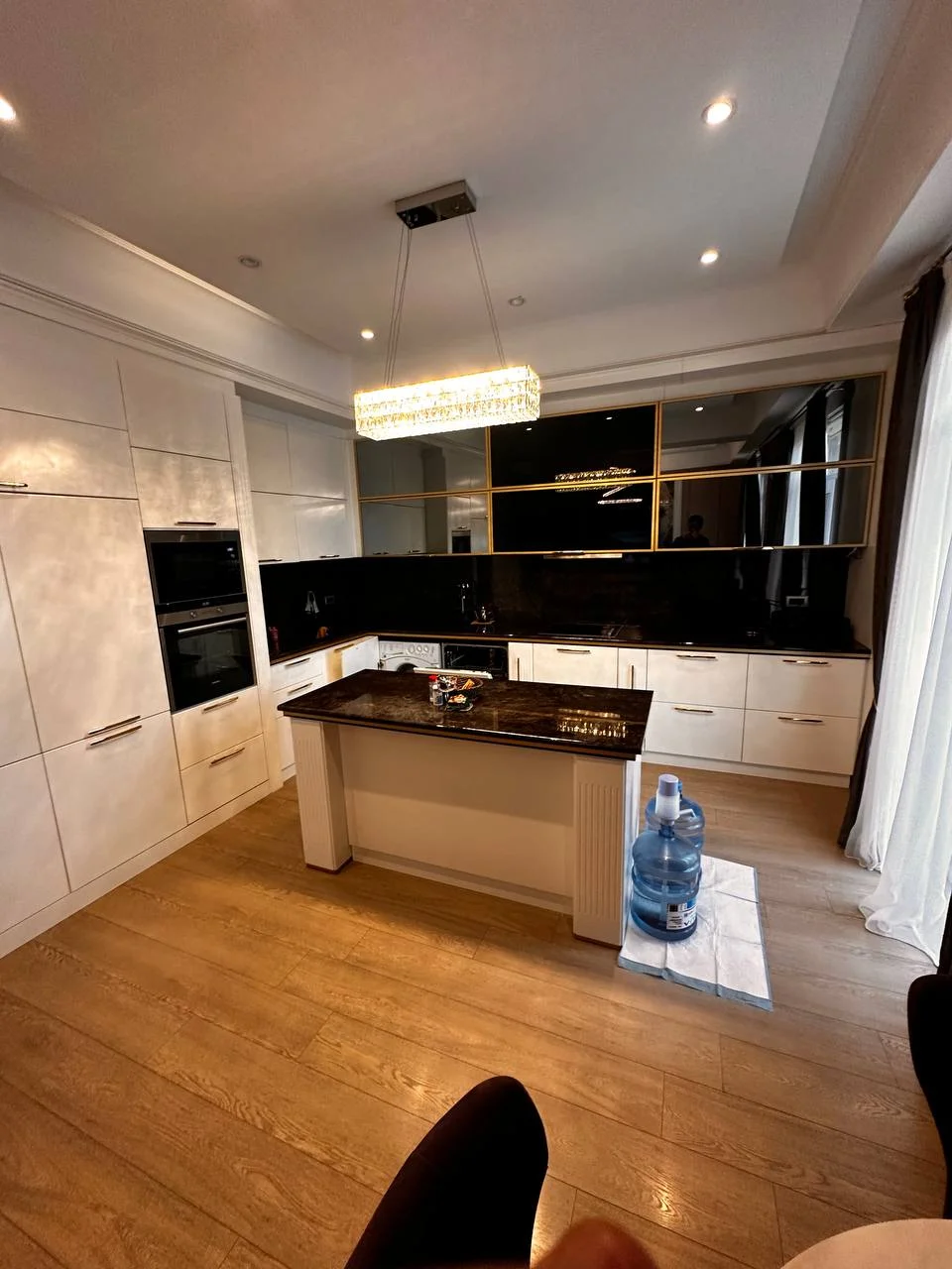 Kirayə 2 otaqlı Mənzil 85 m² Xətai r.