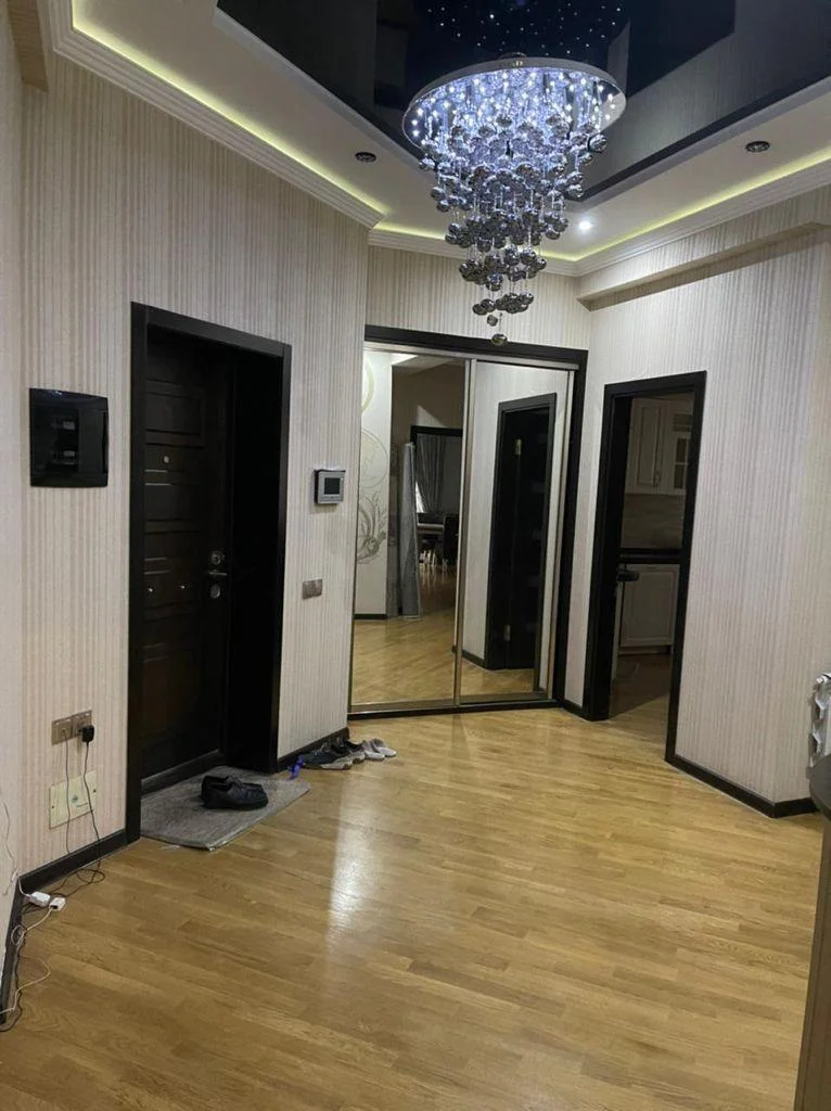 Kirayə 4 otaqlı Mənzil 175 m² Nərimanov r.