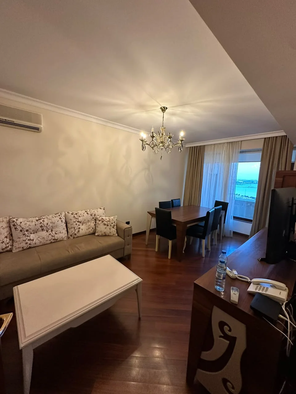 Kirayə 3 otaqlı Mənzil 130 m² Səbail r. İçərişəhər m. – şəkil 1