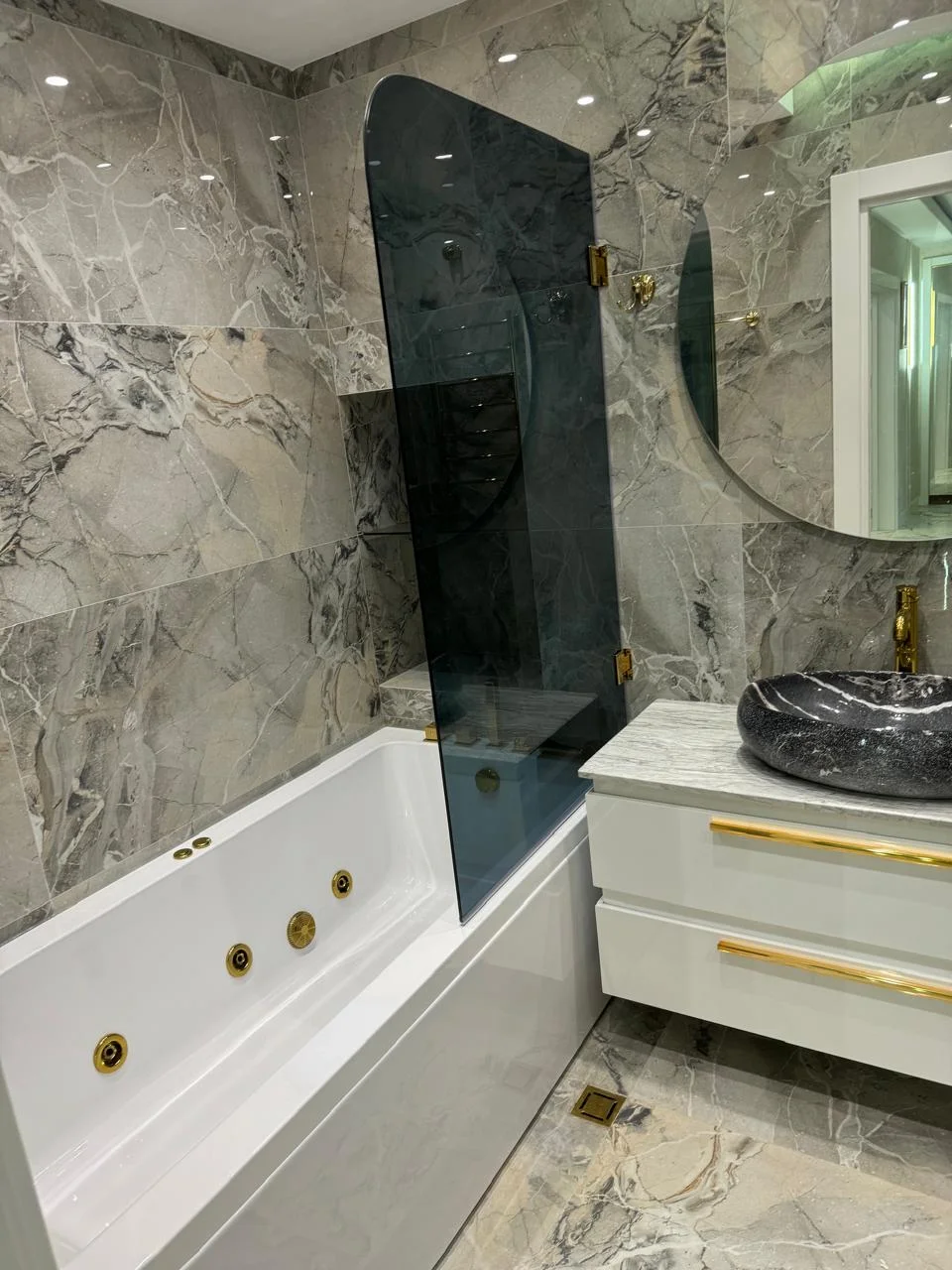 Kirayə 3 otaqlı Mənzil 180 m² Nəsimi r. – şəkil 19