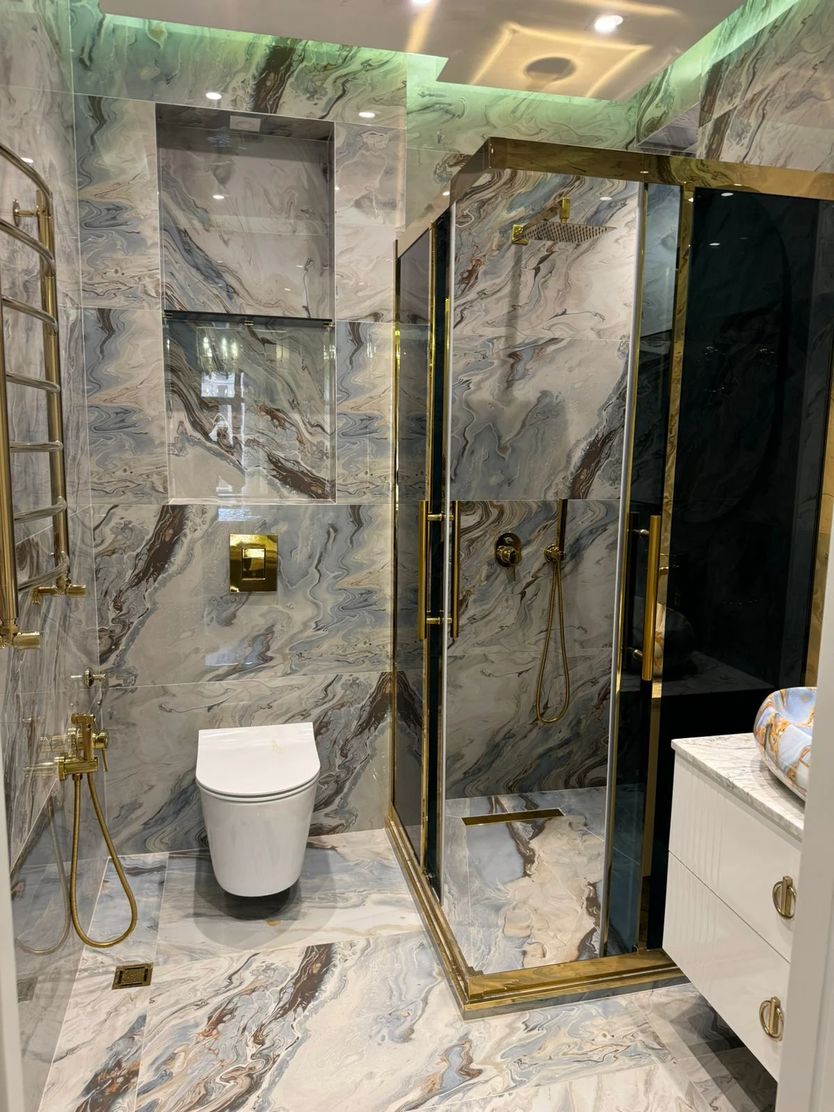 Kirayə 3 otaqlı Mənzil 180 m² Nəsimi r. – şəkil 12