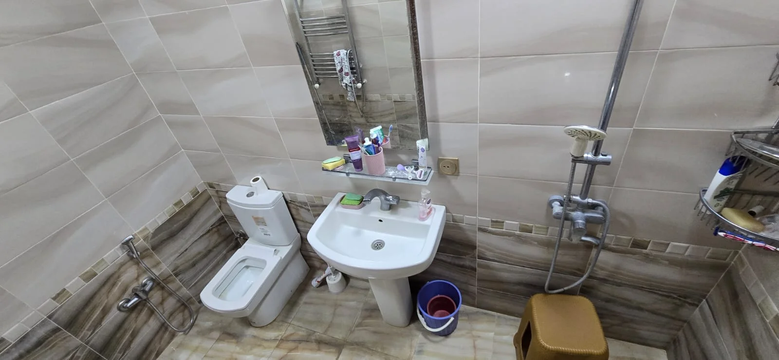 Kirayə 2 otaqlı Mənzil 95 m² Xətai r.