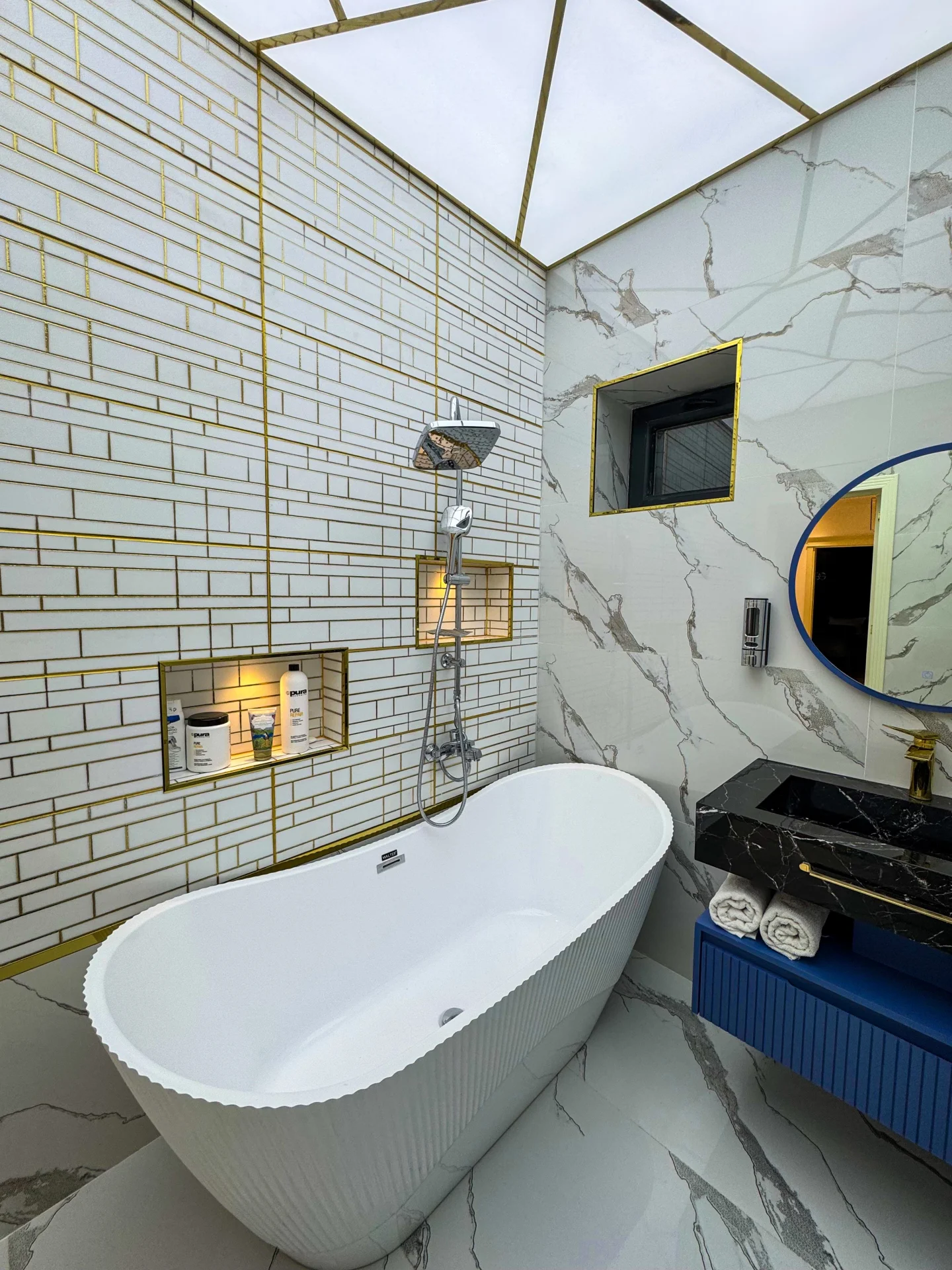 Kirayə 5 otaqlı Həyət evi / Bağ evi 240 m² Xəzər r.